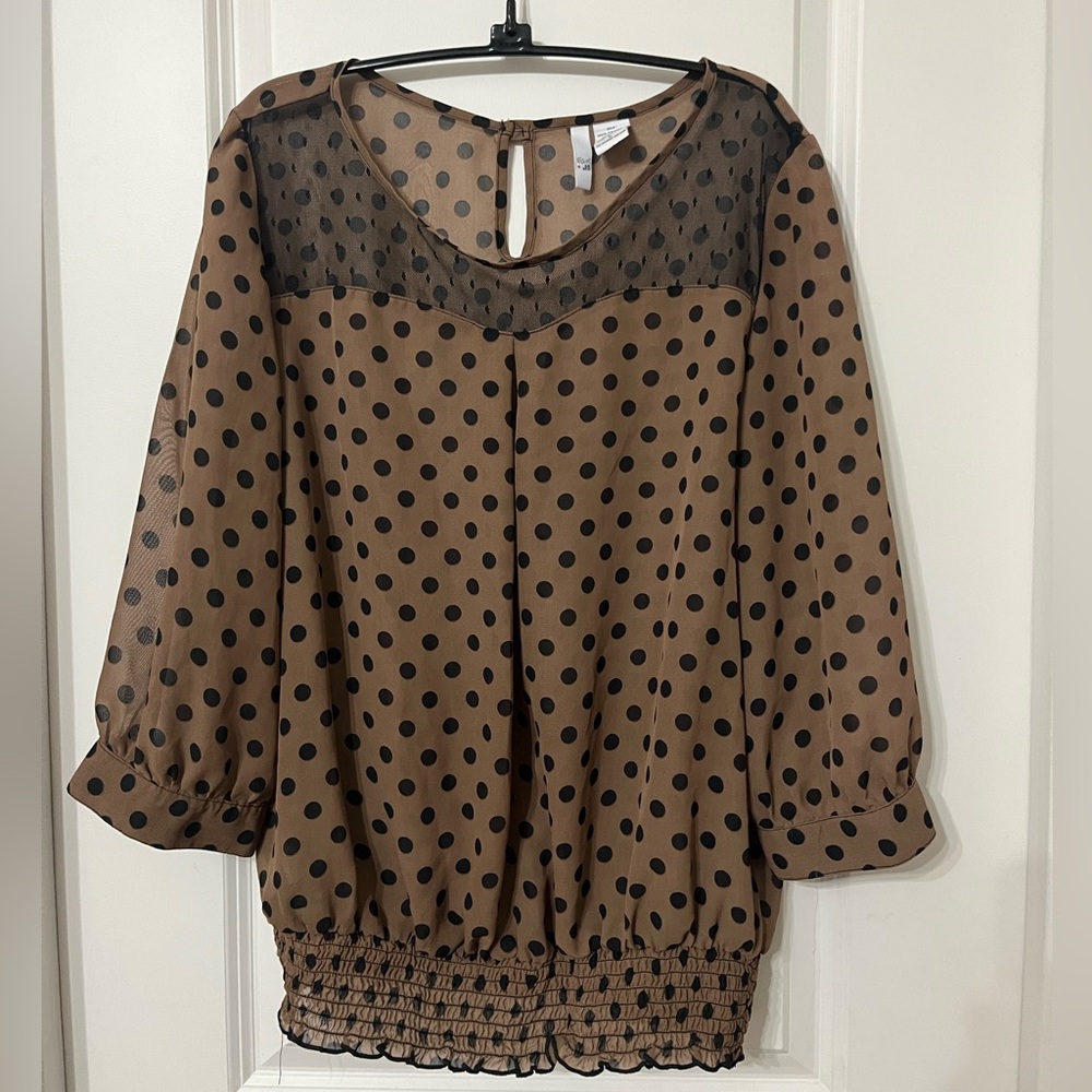 Sami & Jo Brown Puff Sleeve Blouse with Smocked Detail